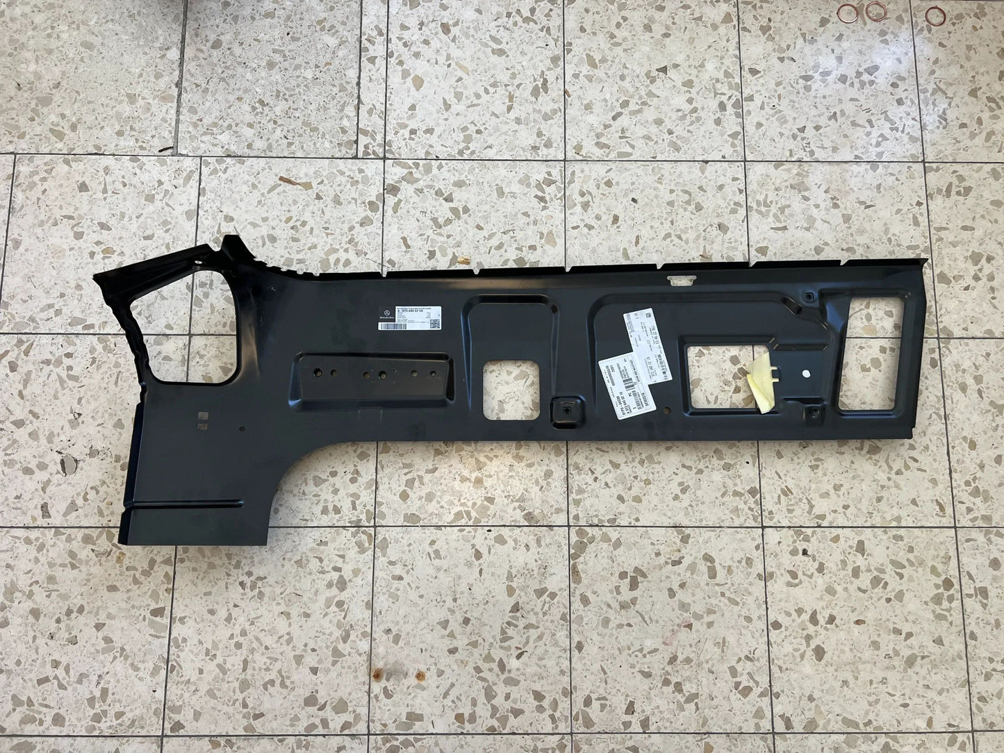Original Mercedes-Benz Säule A9736400210 NEU