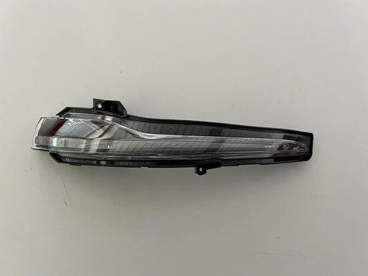 ORIGINAL Mercedes Benz V-Klasse Aussenspiegel Blinker A0999064601 rechts NEU