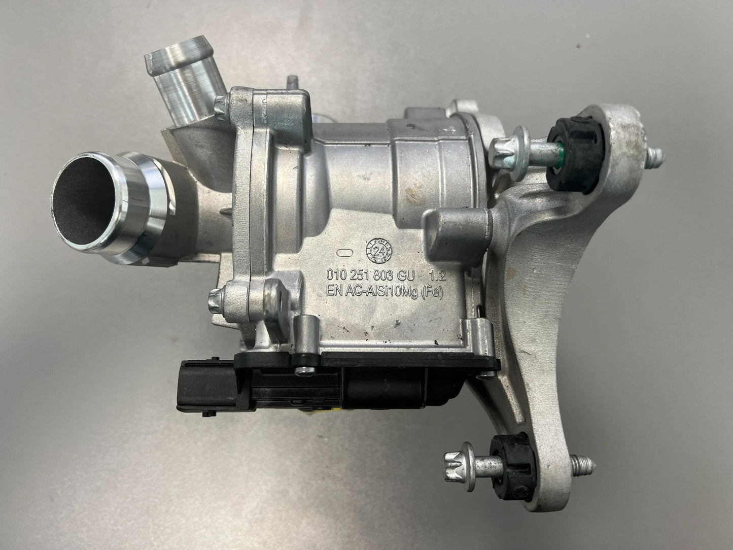 ORIGINAL Mercedes Benz Kühlmittelpumpe Wasserpumpe elektrisch A2602004100 NEU