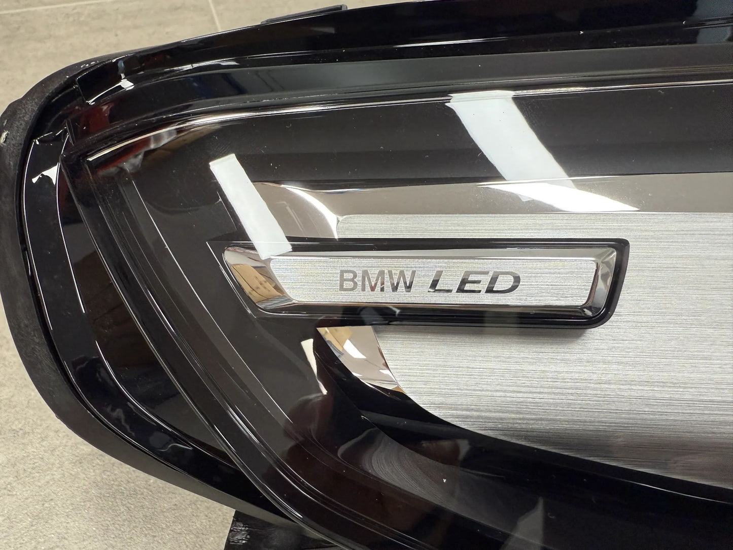 Original BMW X1 U11 LED-Scheinwerfer Rechts mit Steuergerät 5A9A228 NEU