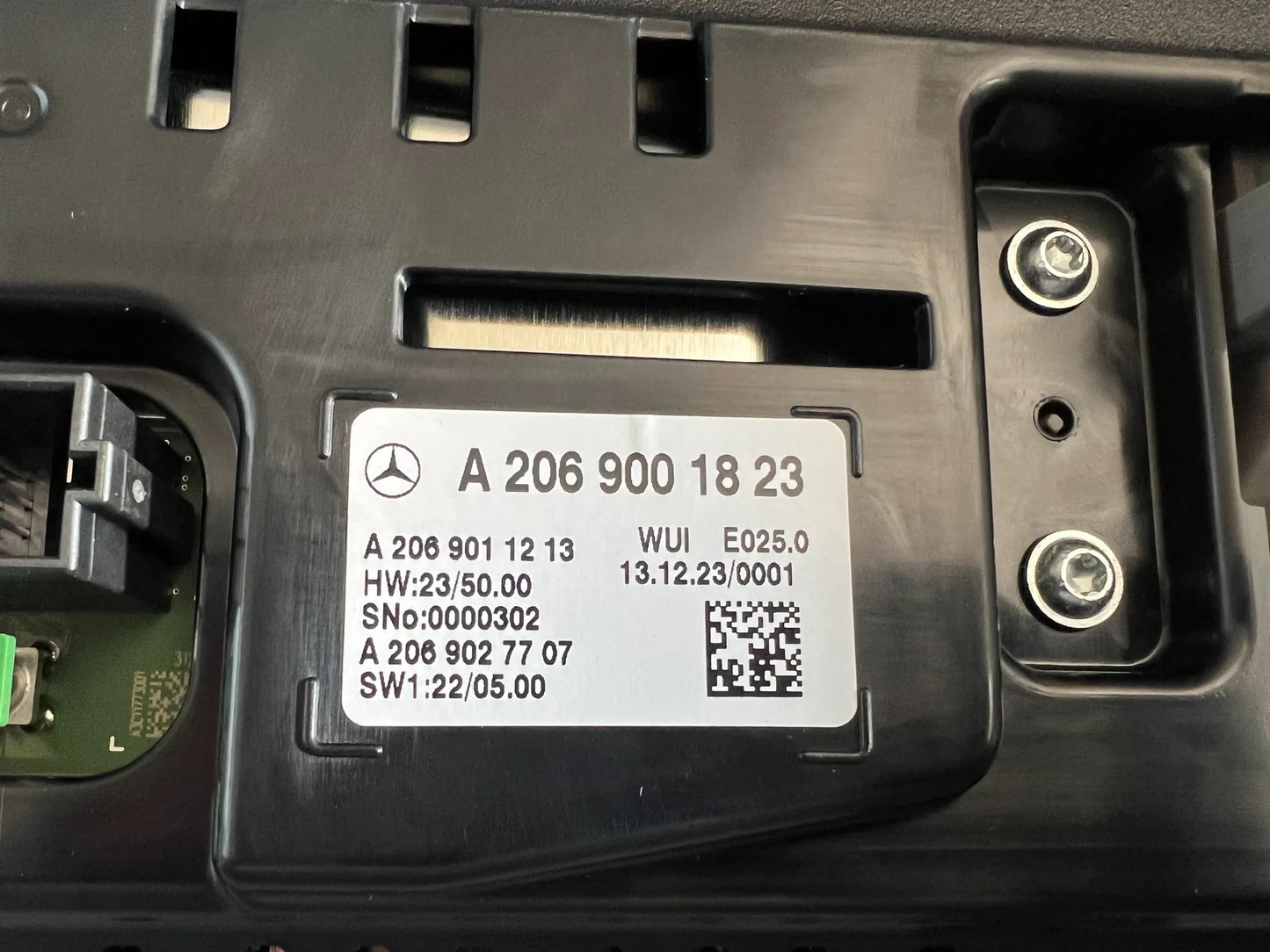 Mercedes-Benz W206/254 Digital Tacho Display Kombiinstrument A2069001823 NEU