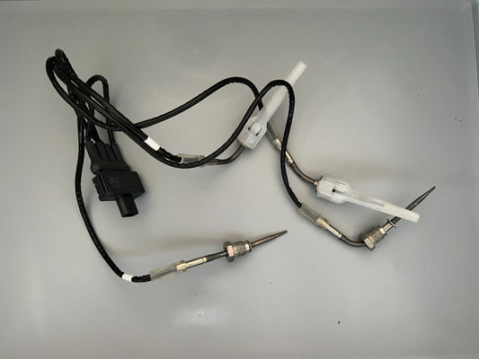 Original Mercedes-Benz Temperatursensor A0009057515 NEU