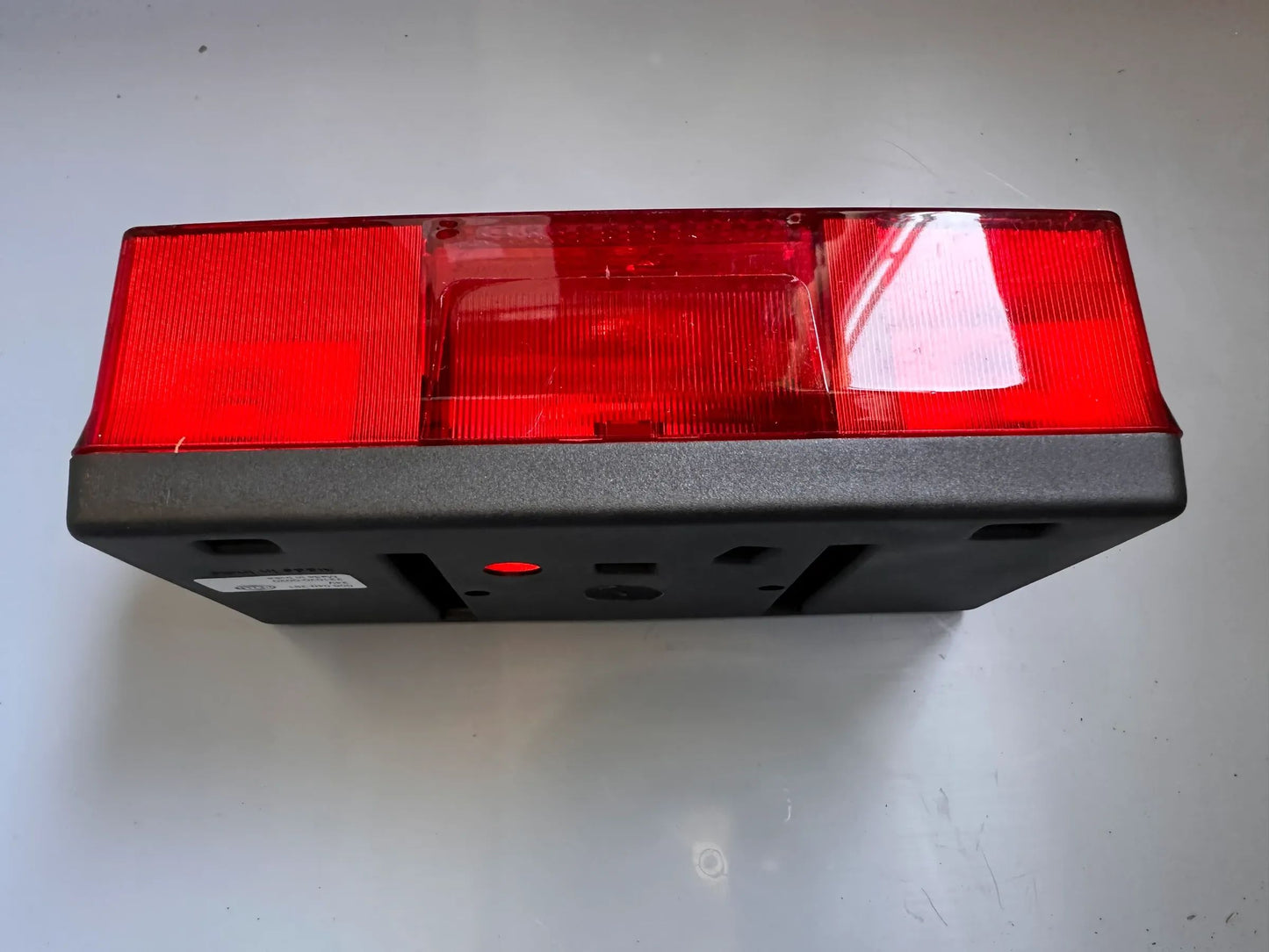 Original Hella Heckleuchte Links 2VA 006 040-291 NEU