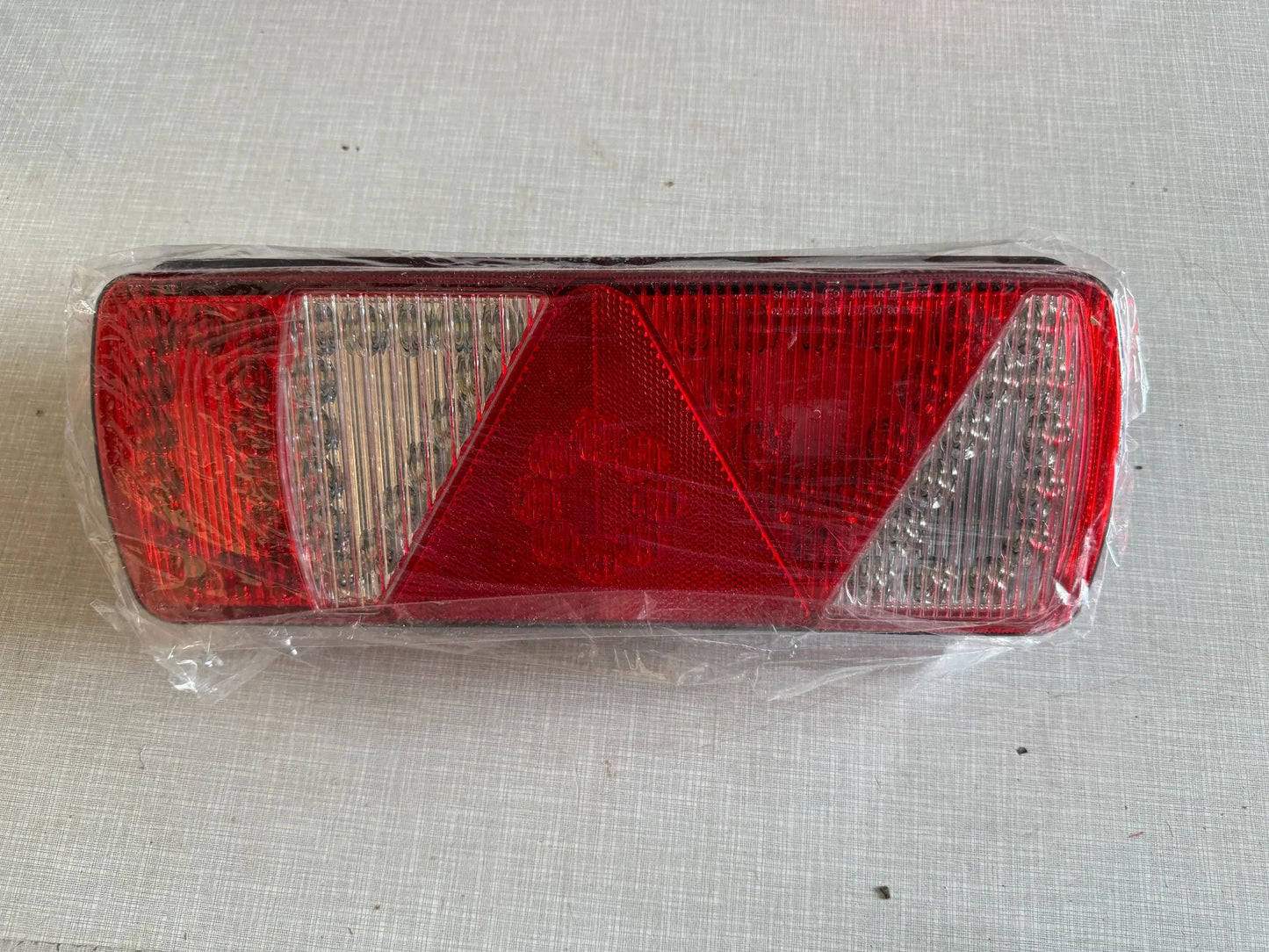 Original Herth+Buss Fahrzeugteile GmbH & Co. KG Heckleuchte rechts 83830175 NEU