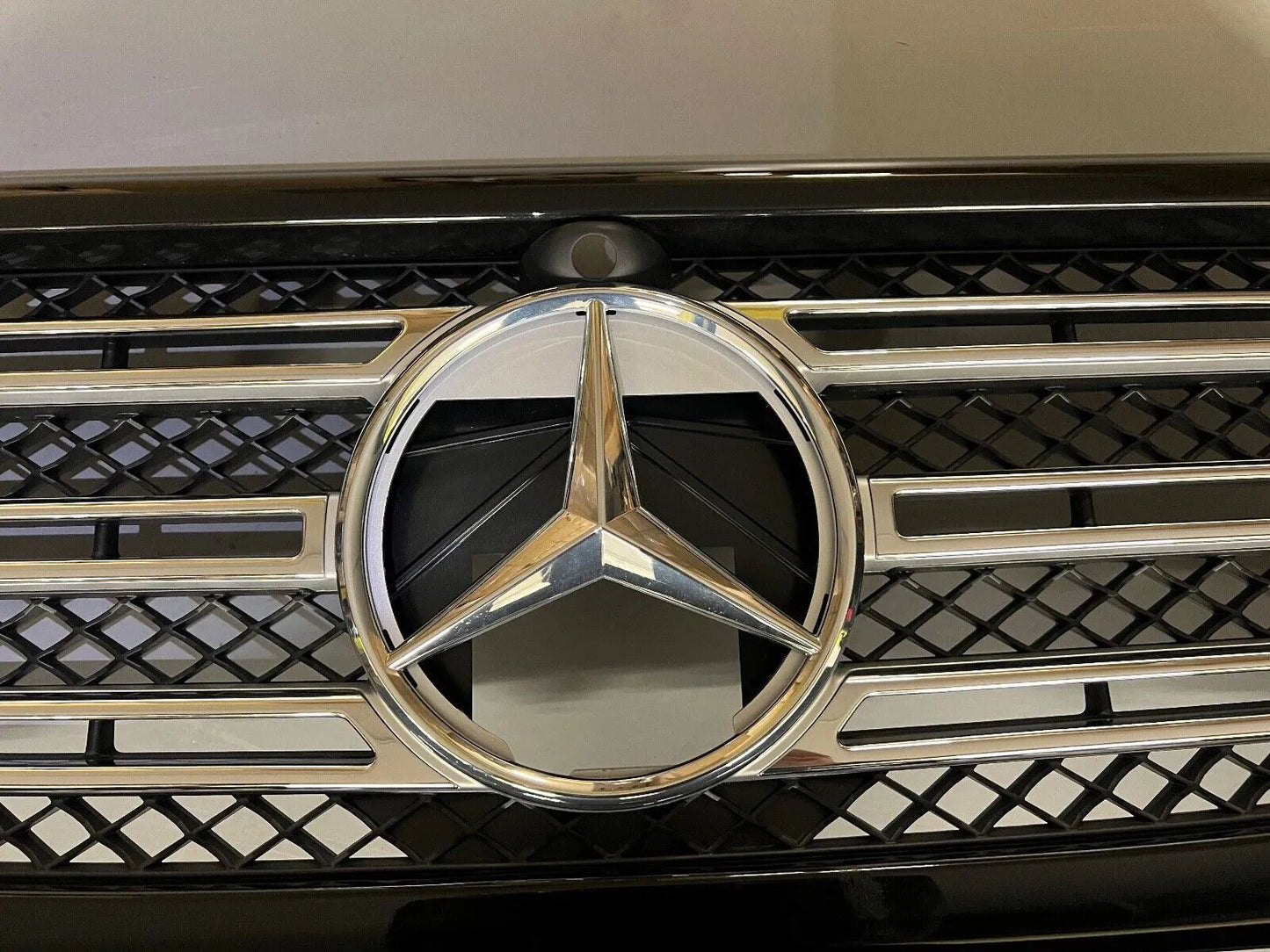 ORIGINAL Mercedes Benz G-Klasse W463 Kühlerverkleidung A4638880400/A4638880300