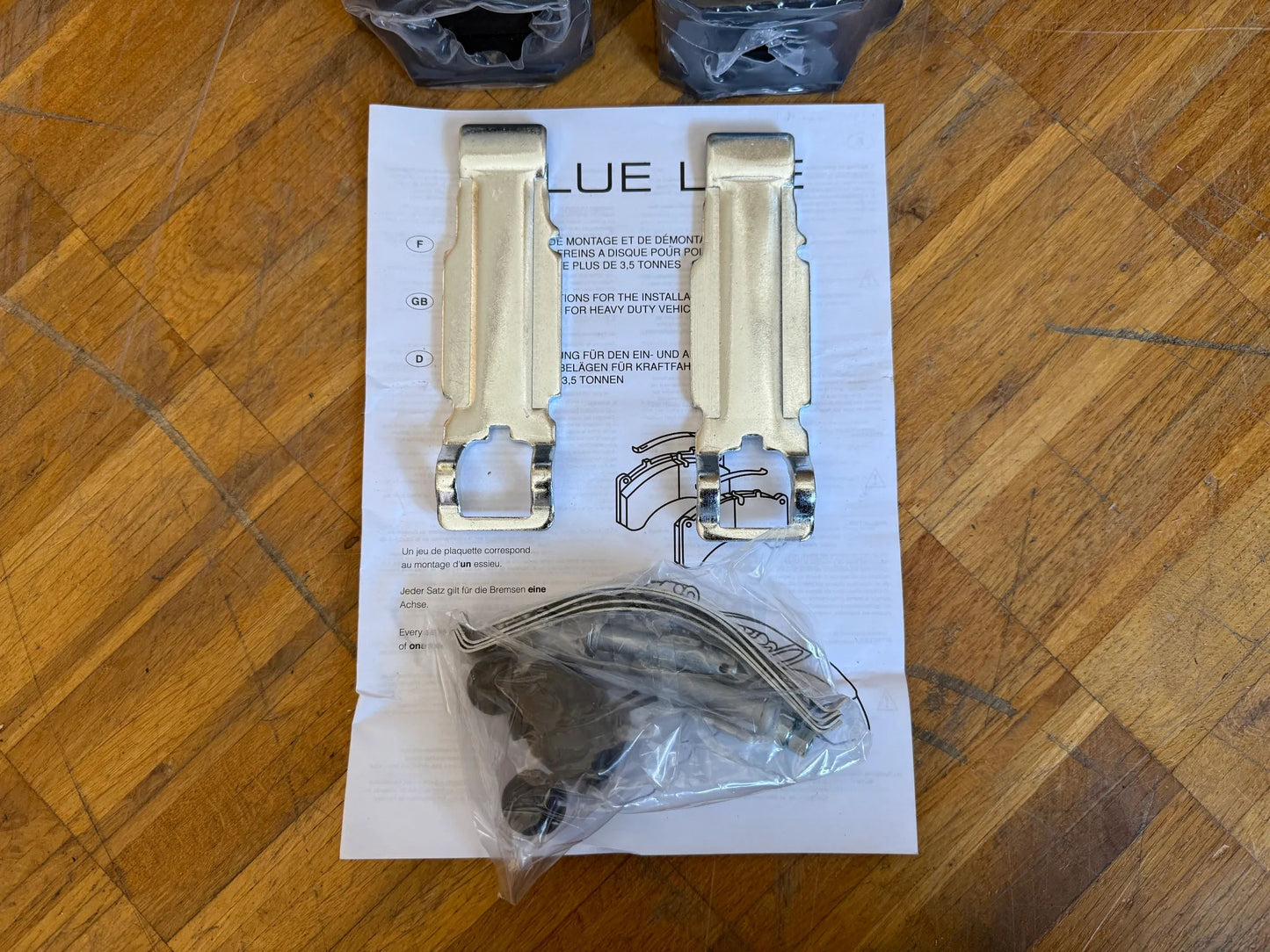 ORIGINAL Iveco Scheibenbremsbeläge-Satz 500041100 NEU