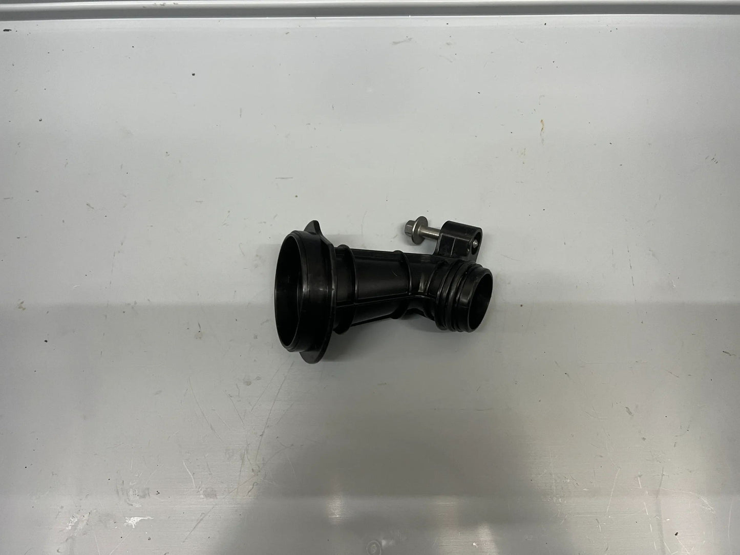 Original Mercedes Benz Öleinfüllrohr A2820181100 NEU