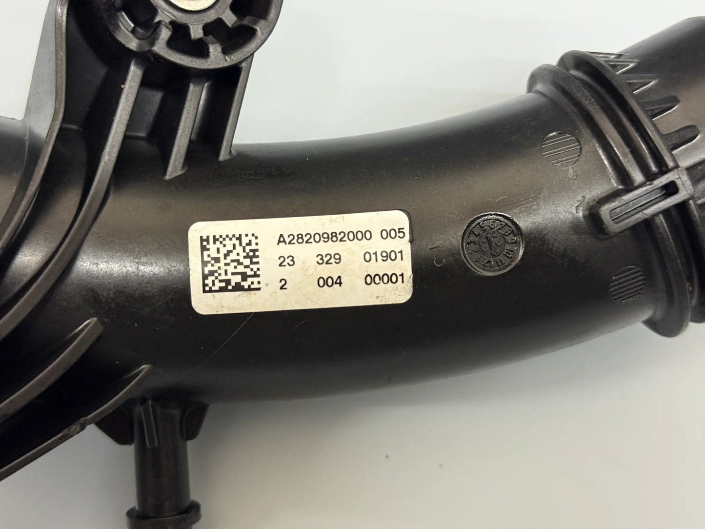 Original Mercedes Benz Ladeluftleitung A2820982000 NEU