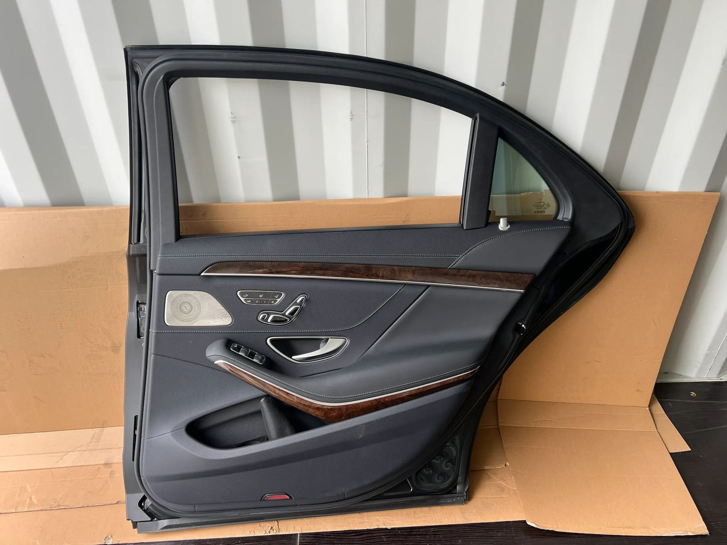 Original Mercedes-Benz S-KLASSE W222 TÜR HINTEN RECHTS 9183 Magnetitschwarz NEU