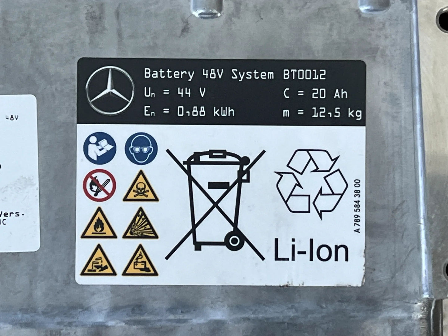 ORIGINAL Mercedes Benz Starterbatterie A0009826222 NEU