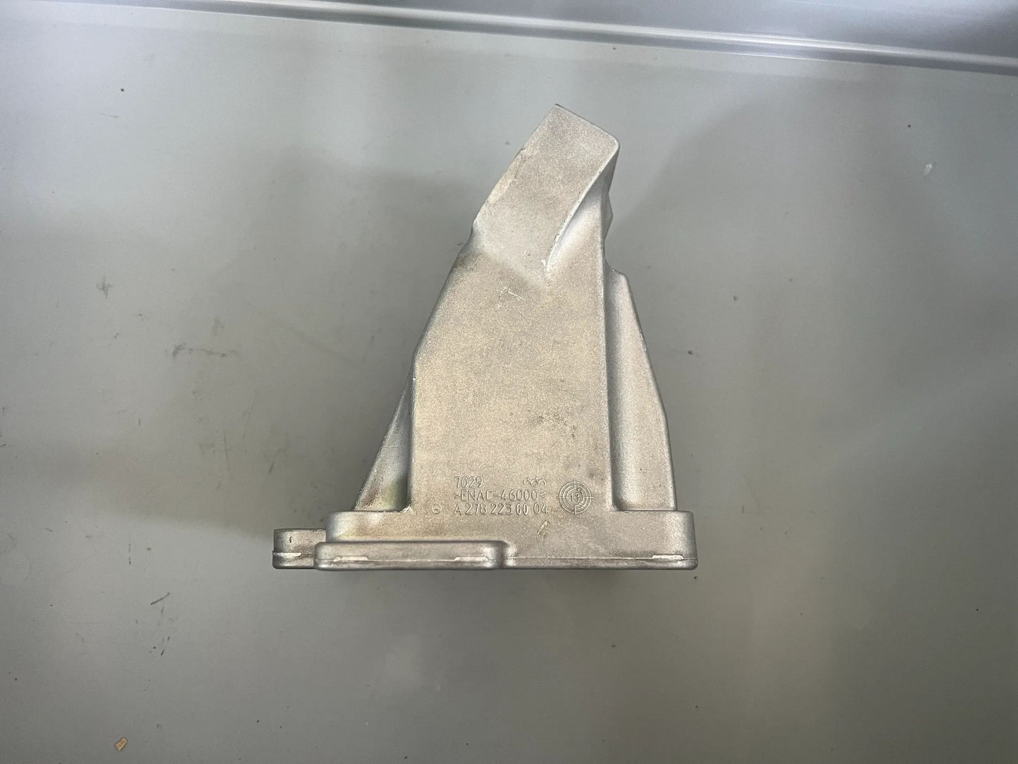 ORIGINAL Mercedes-Benz Motorträger Halterung A2782236004 NEU