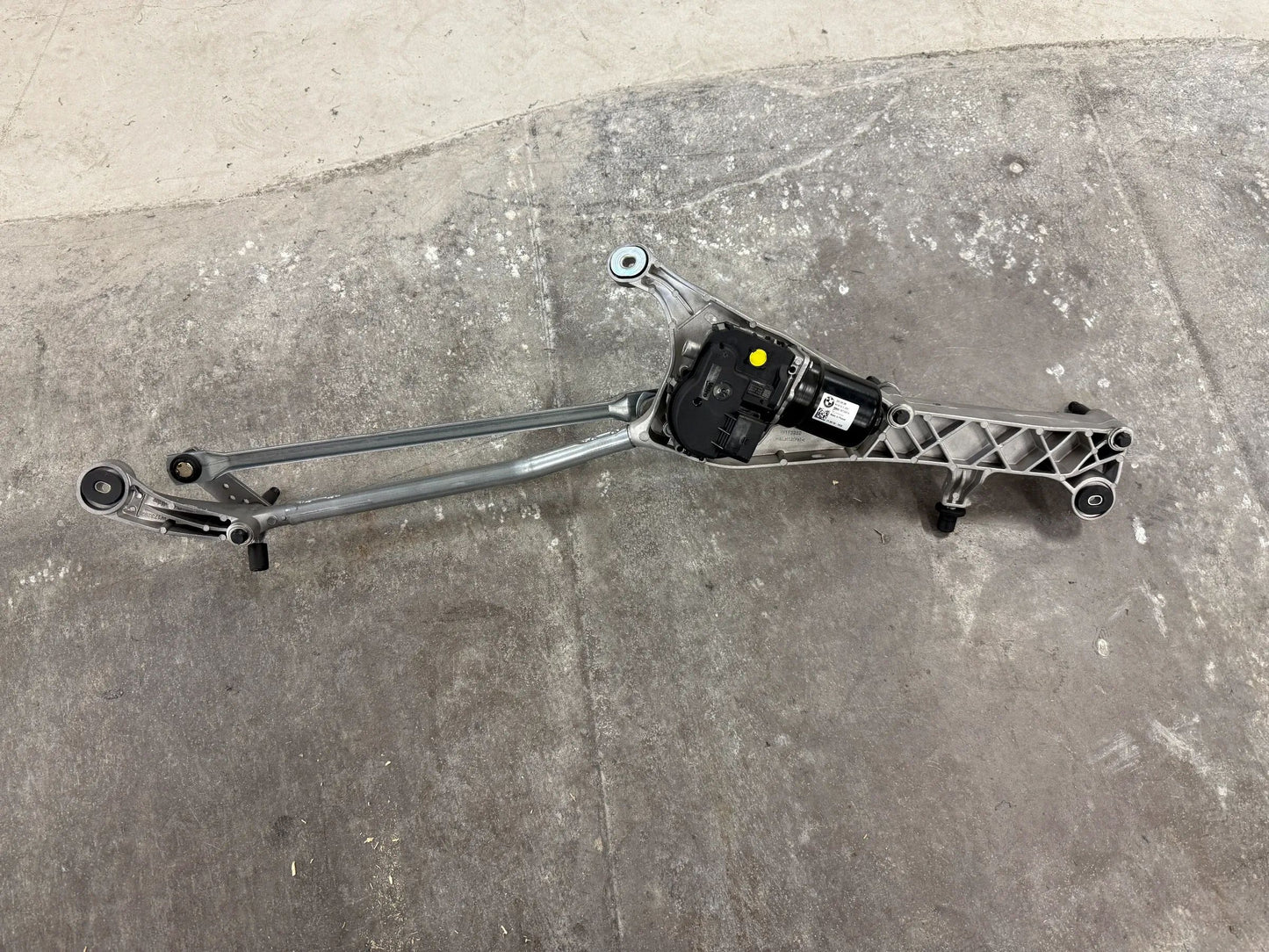 Original BMW i20 iX Gestänge Scheibenwischer mit Motor 5A4D9B9 NEU