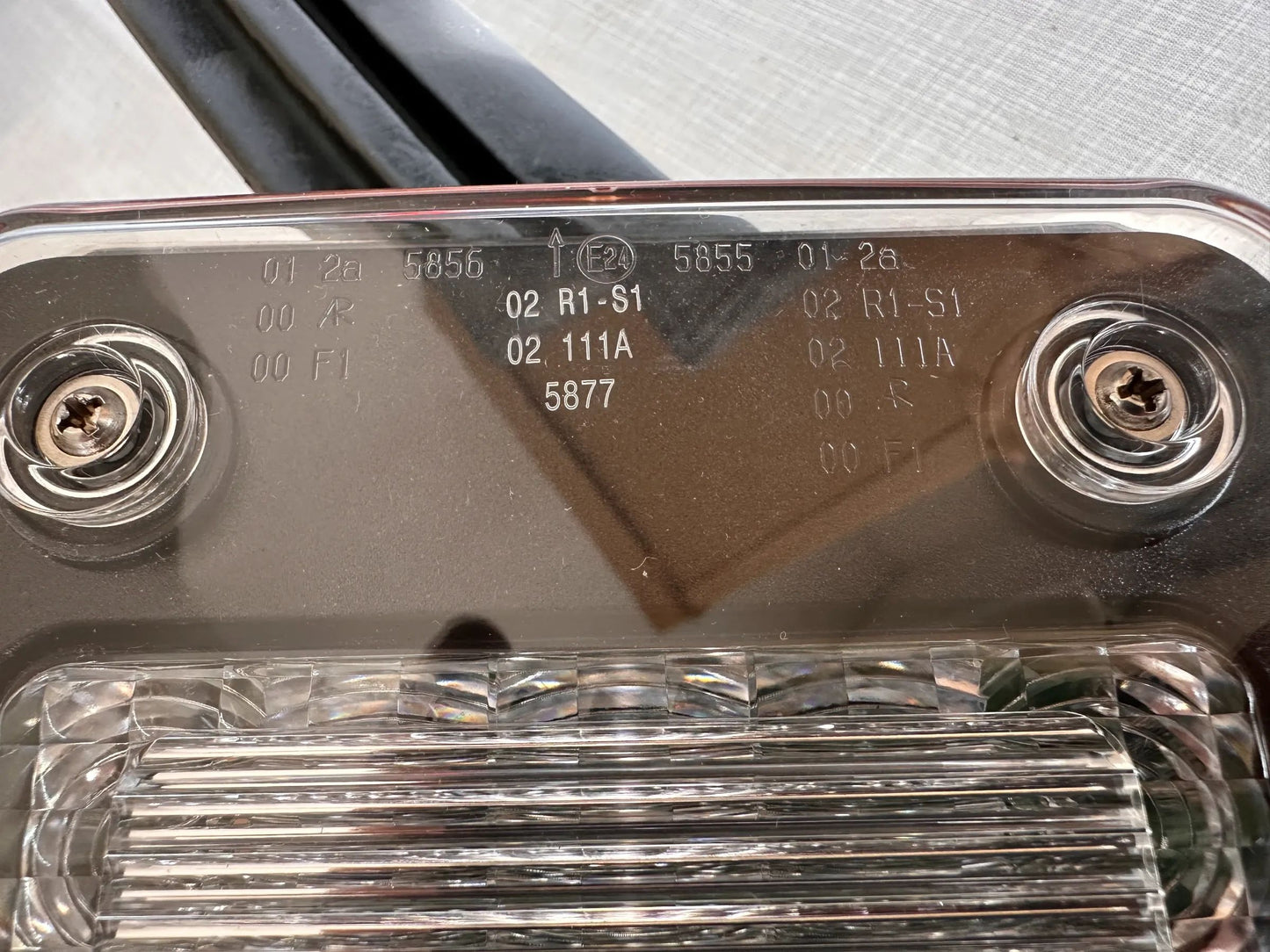 Original Hella Heckleuchte Rechts 2VP 340 960-121 NEU
