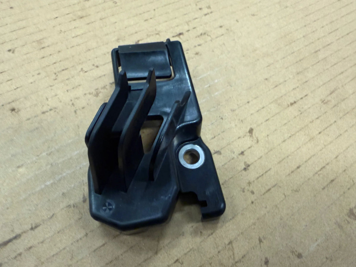 Original BMW Halter Absperrventil 8740695 11518740695 NEU