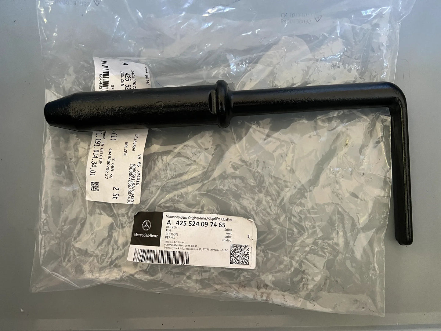 Original Mercedes-Benz Bolzen A425524097465 NEU