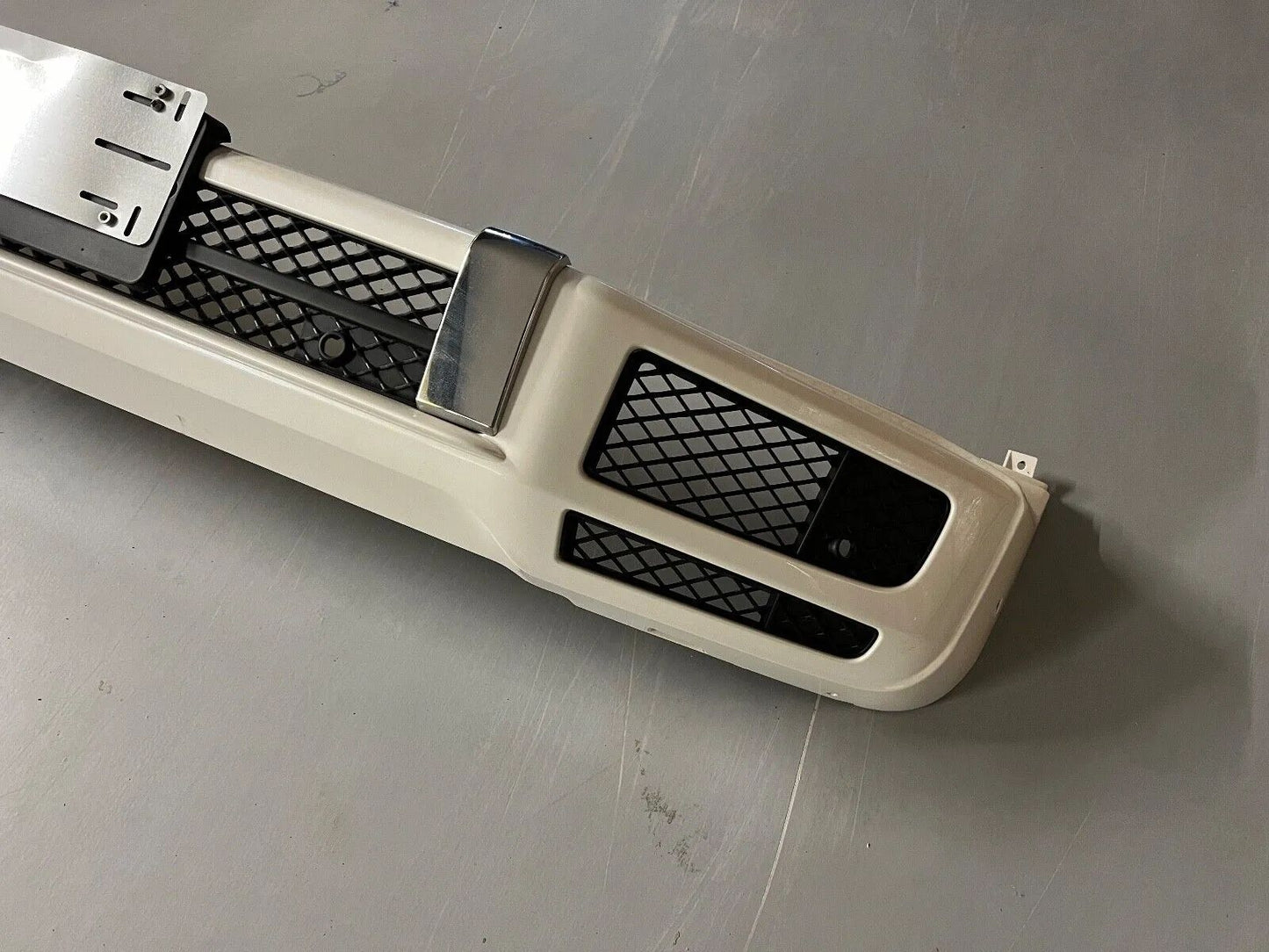 ORIGINAL Mercedes Benz G-Klasse W463 Stoßfänger vorne WEIß