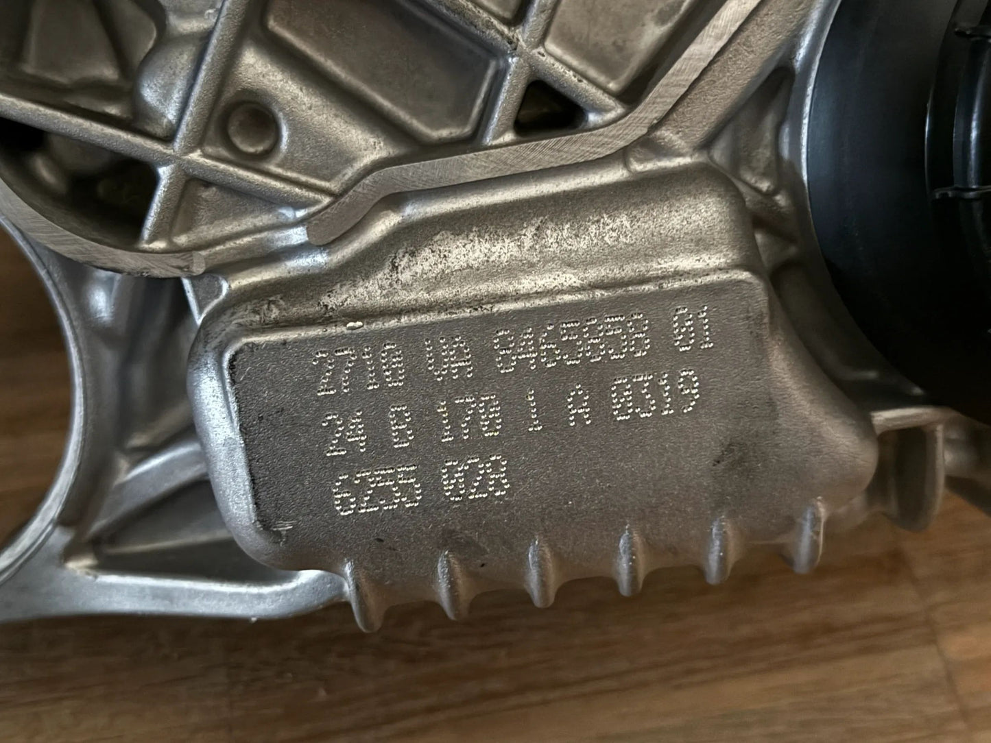 Original BMW Verteilergetriebe 13774410 5A73D94 NEU