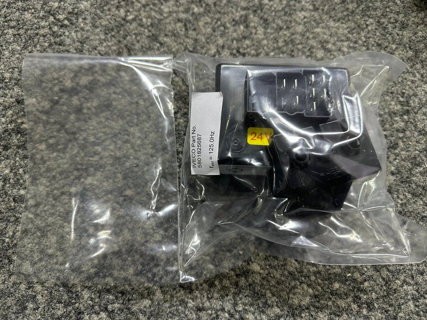 Original IVECO Transitmitter Geber 5801825687 NEU