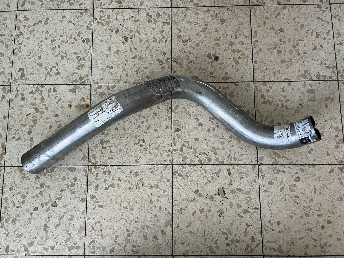 Original Mercedes-Benz Abgasrohr A4274920201 NEU