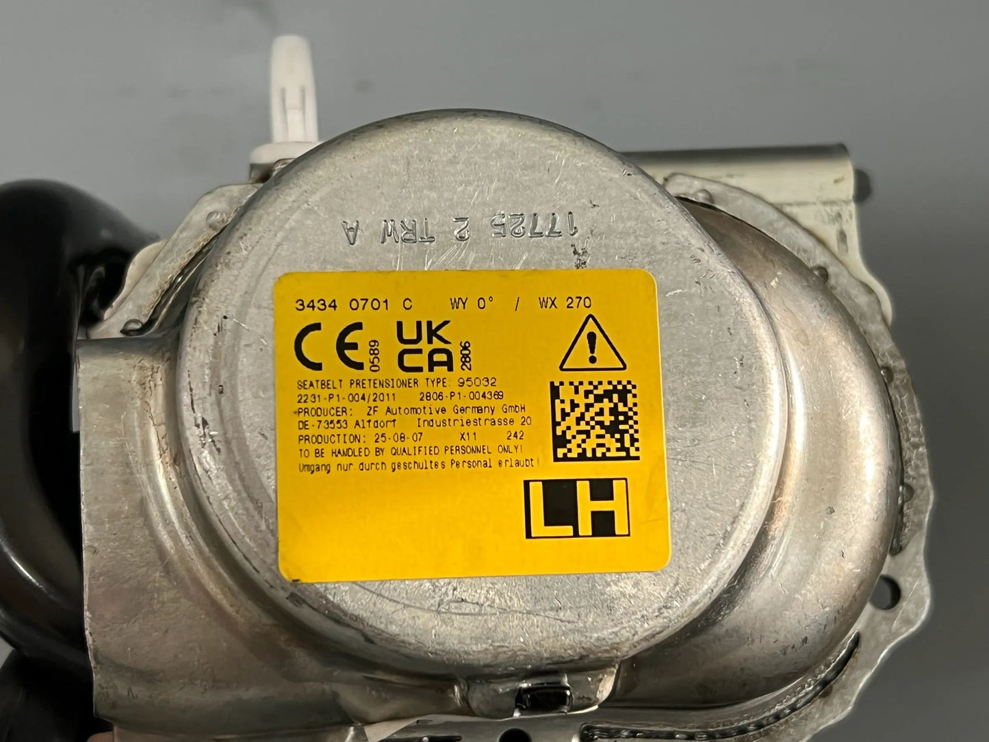 Original Mercedes-Benz C-Klasse W206 Sicherheitsgurt A2068600102 9C94 NEU