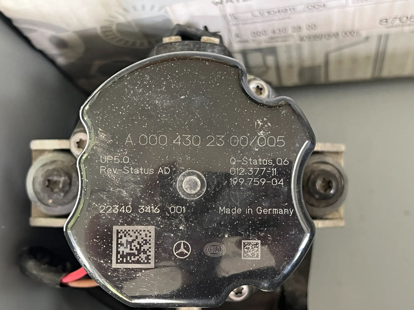 Mercedes-Benz Unterdruckpumpe Vakuumpumpe A0004302300 NEU