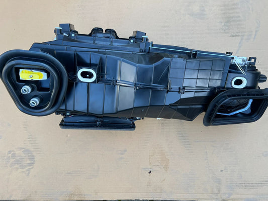 ORIGINAL MERCEDES-BENZ CLE A236/C236 HEIZUNGSKASTEN A2368306400 + A2369069500 NE