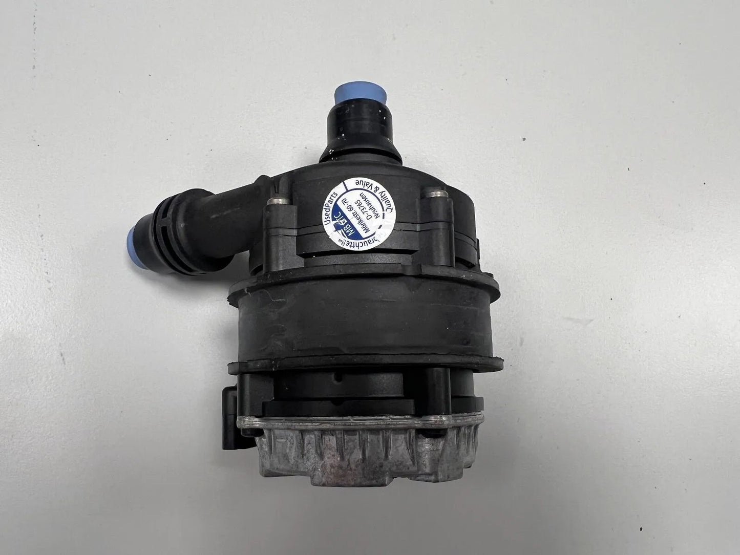 Mercedes Benz AMG Wasserpumpe A0005002586 Kühlmittelpumpe Zusatzpumpe NEU