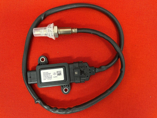 ORIGINAL Mercedes Benz NOX-SENSOR A0009051518 NEU