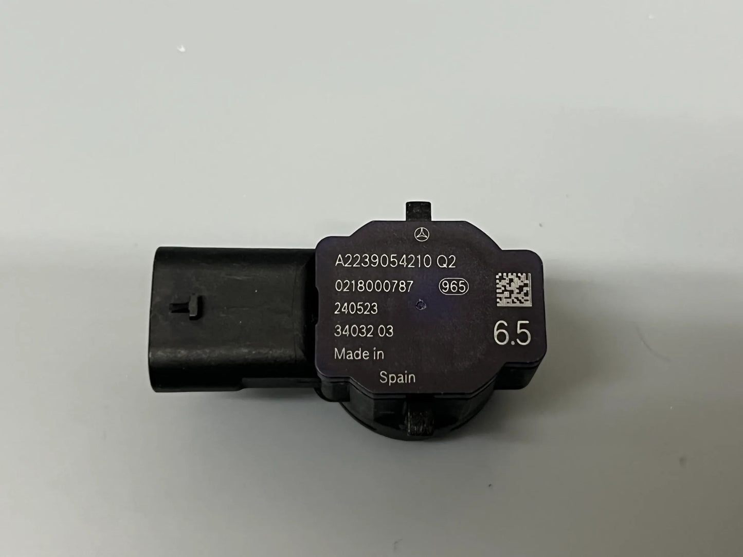 ORIGINAL Mercedes-Benz Parktronik Sensor PDC PTS Parksensor A2239054210 NEU