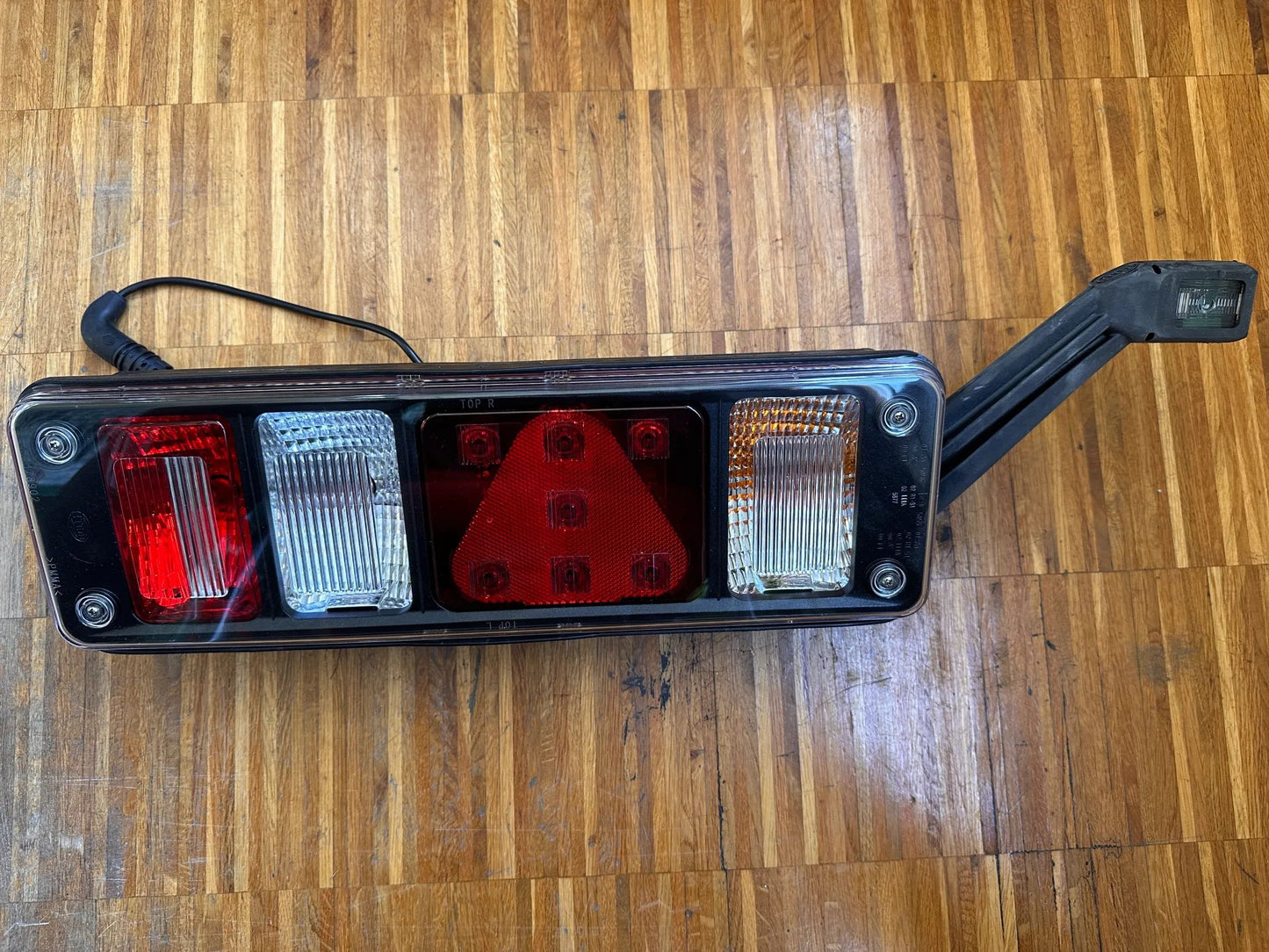 Original Hella Heckleuchte Rechts 2VP 340 961-121 NEU