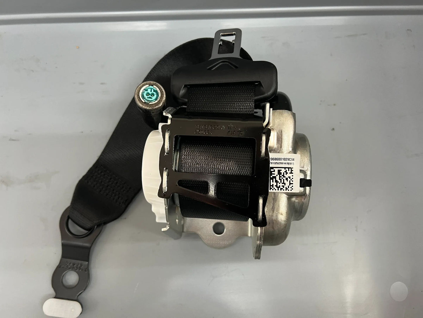 Original Mercedes-Benz C-Klasse W206 Sicherheitsgurt A2068600102 9C94 NEU