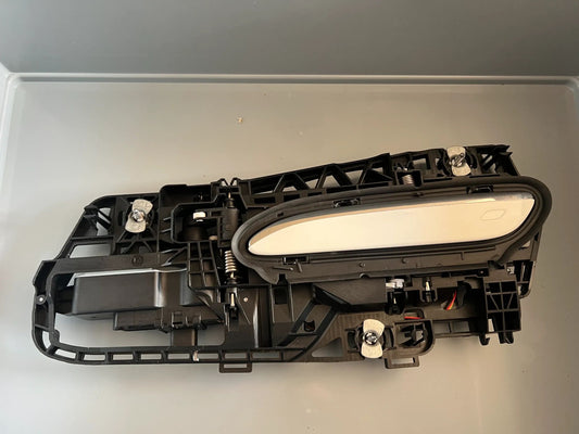 Original Mercedes-Benz CLA W174/178 Türgriff Links A0997605307 NEU
