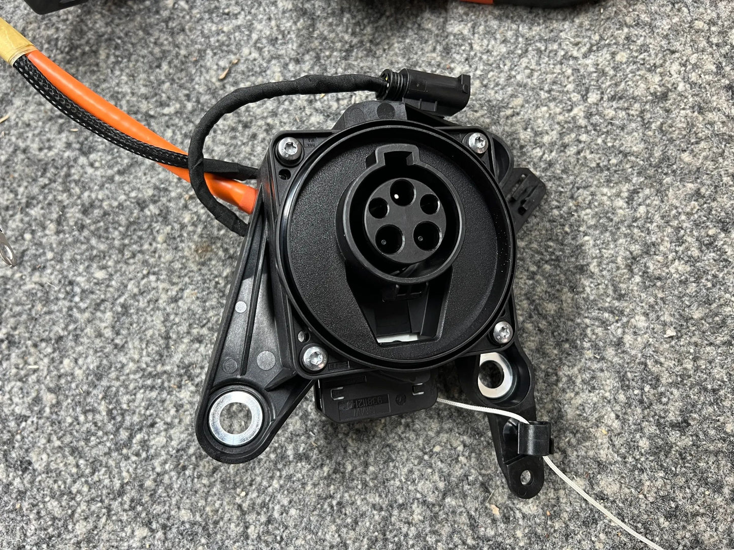 Original BMW 5er G30 G31 Ladebuchse mit Hochvolt Elektro Ladekabel 9381121 NEU
