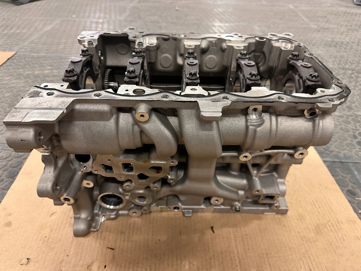 Original BMW Motorblock B48A20P 8632047 NEU
