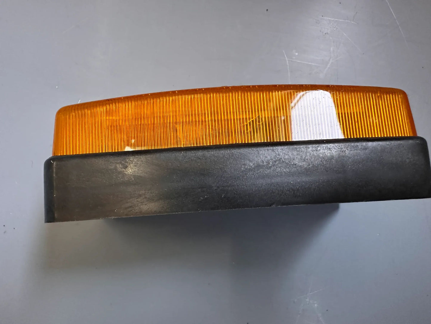 Original Hella Seitenmarkierungsleuchte 2PS 004 361-001 NEU
