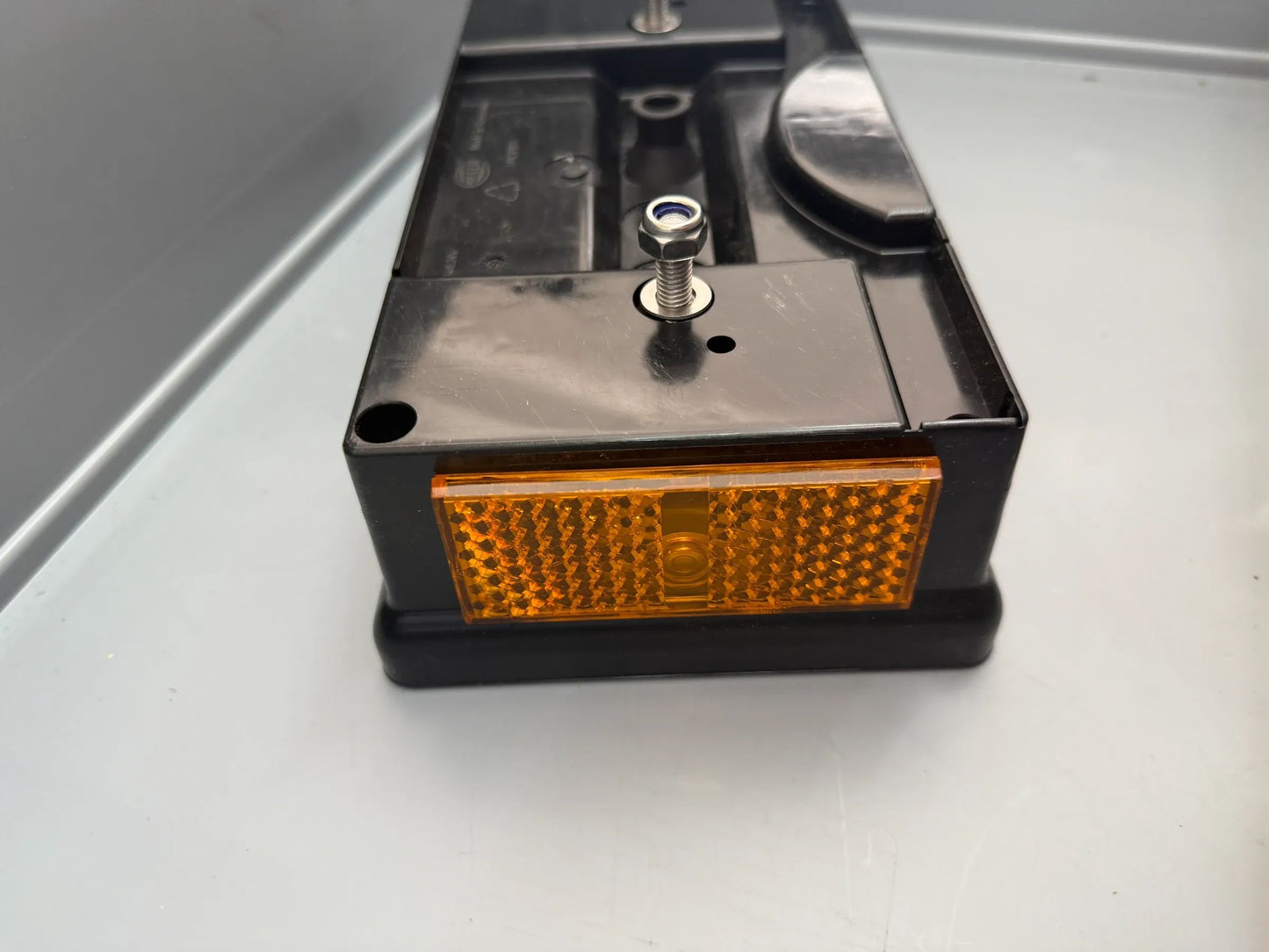 Original Hella Heckleuchte Rechts 2VP 340 400-121 NEU