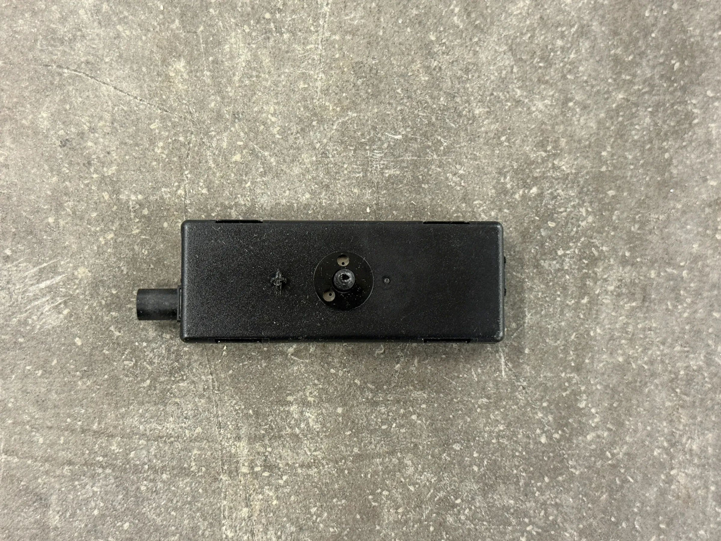 Original BMW i12 i15 i8 Antennenverstärker Diversity 9272868 65209272868 NEU