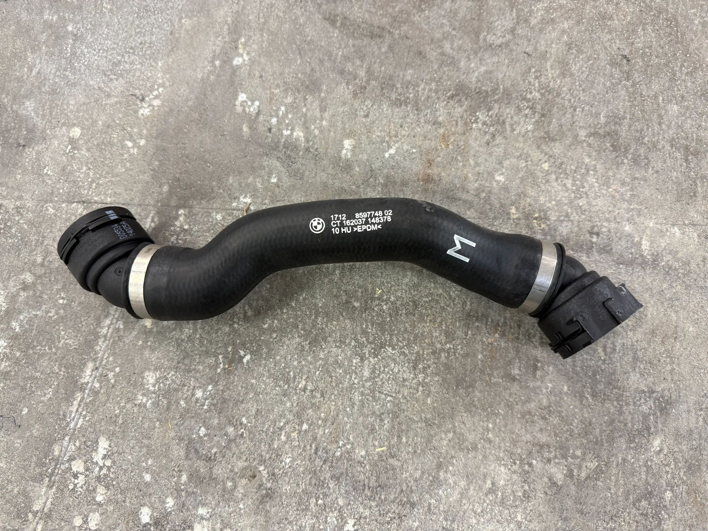 Original BMW Schlauch Kühlmittelkühler 8597748 NEU