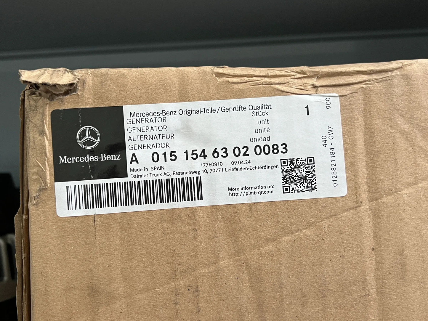 Original Mercedes-Benz Generator Lichtmaschine A0151546302 NEU