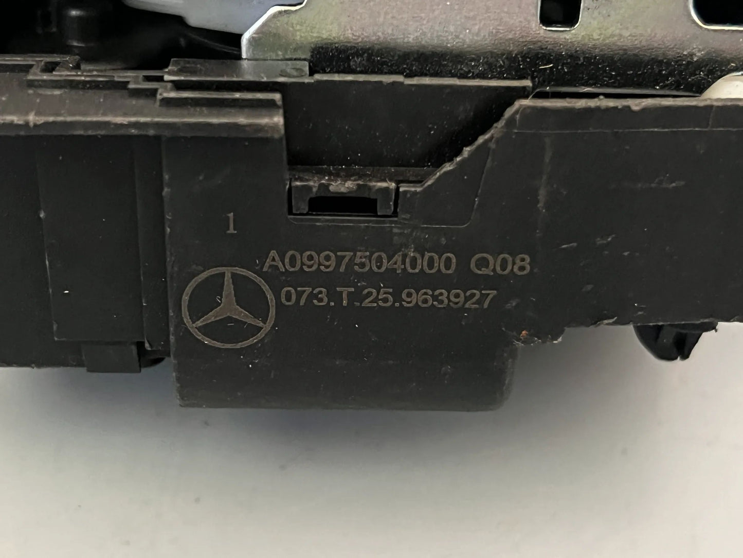 Original Mercedes-Benz W206/214/295 Schloss Heckdeckel A0997504000 NEU