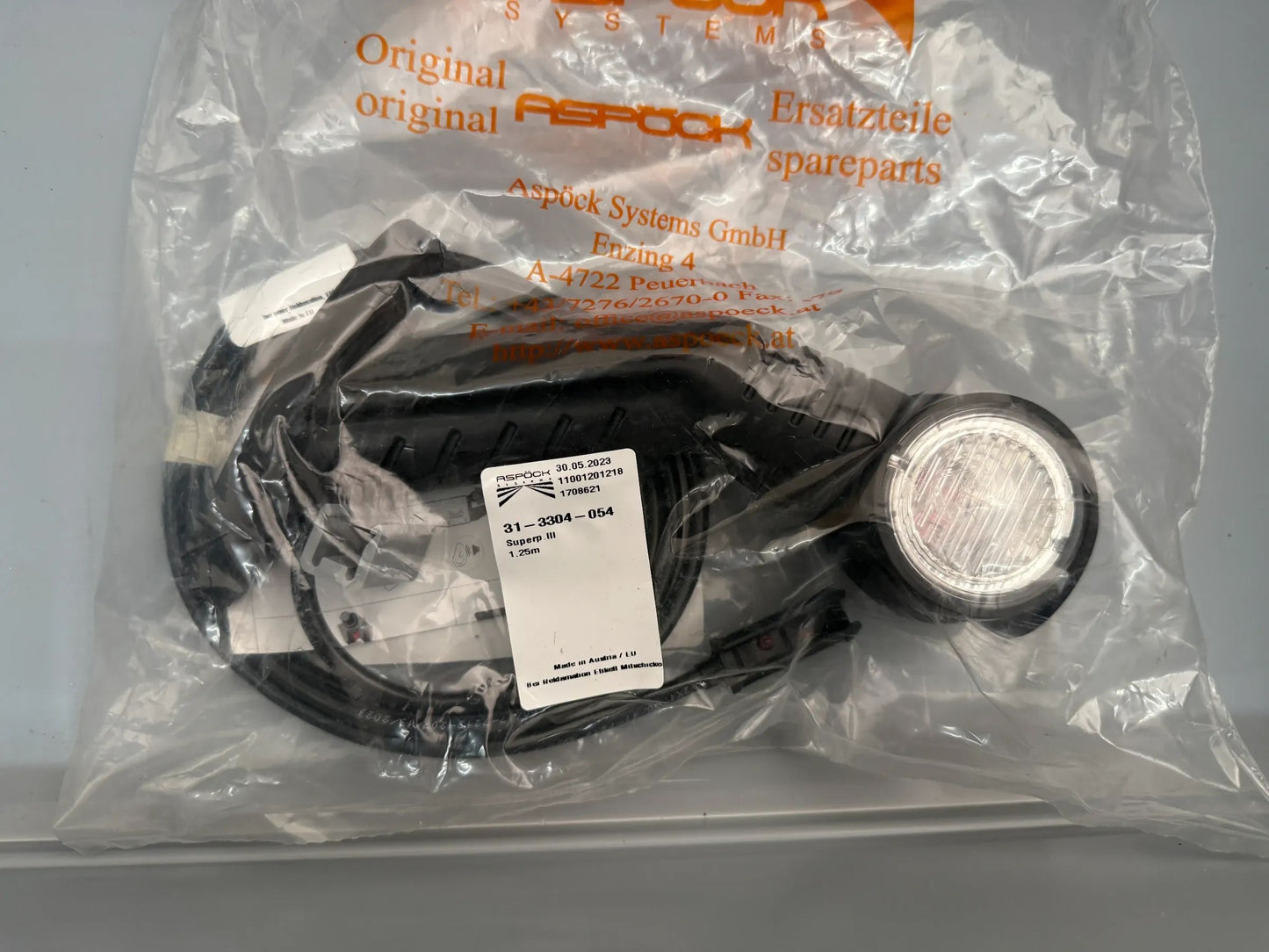 Aspöck Systems GmbH Umrißleuchte Superpoint III rechts LED 31-3304-054 NEU