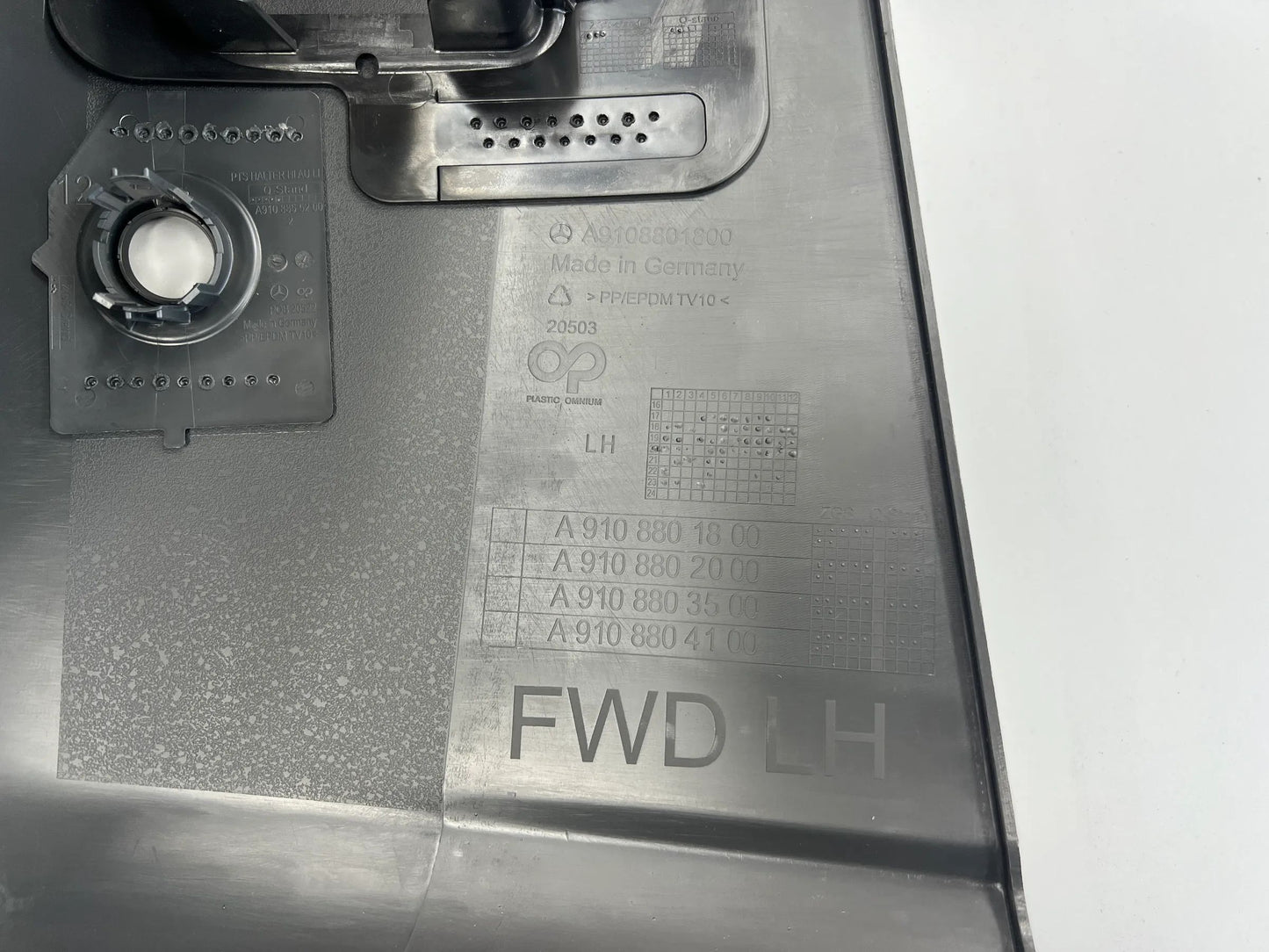 ORIGINAL Mercedes Benz Sprinter Stoßstangenecke links hinten A9108801800 NEU