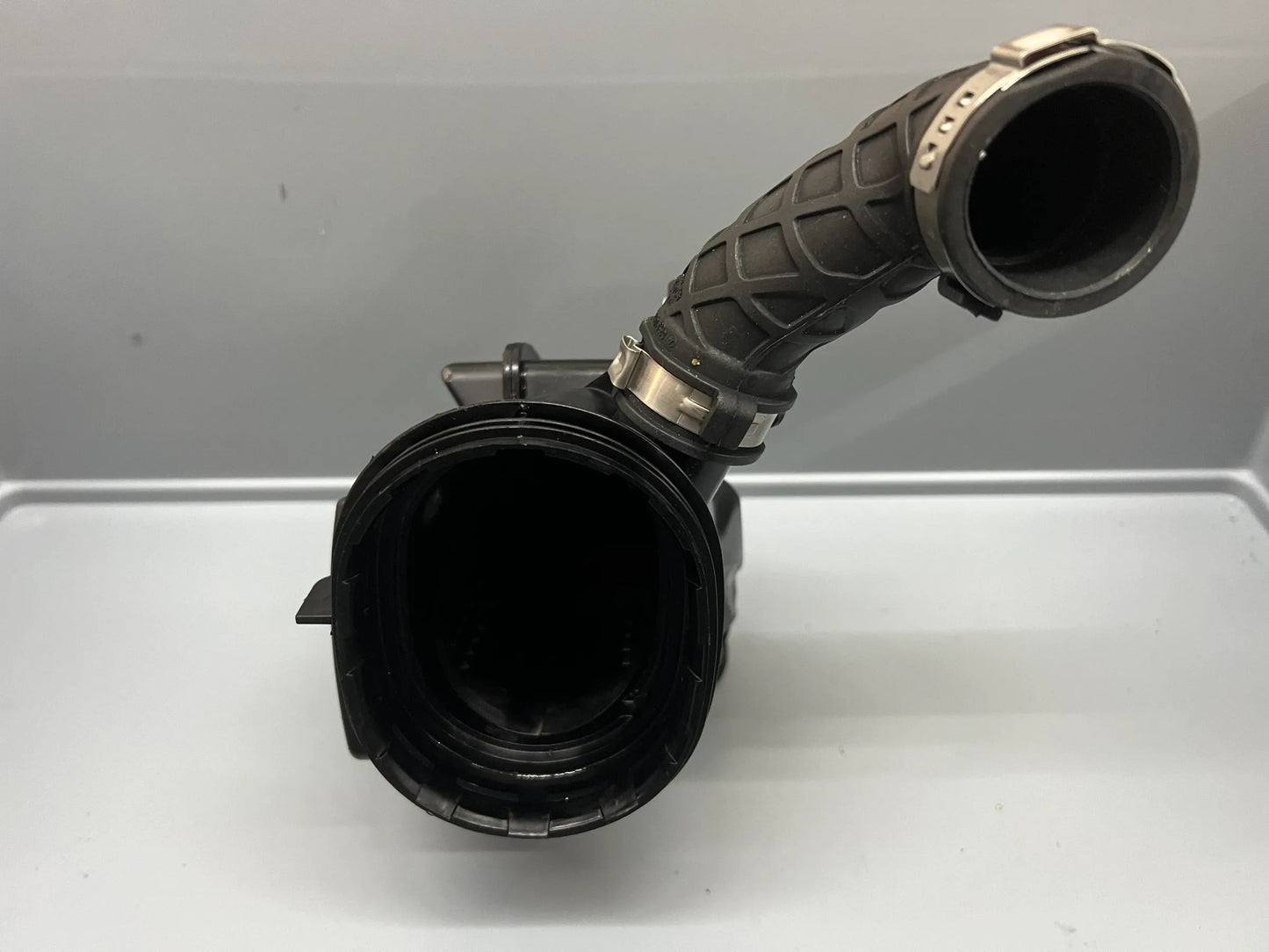 Original Mercedes Benz Reinluftleitung A6540906201 NEU