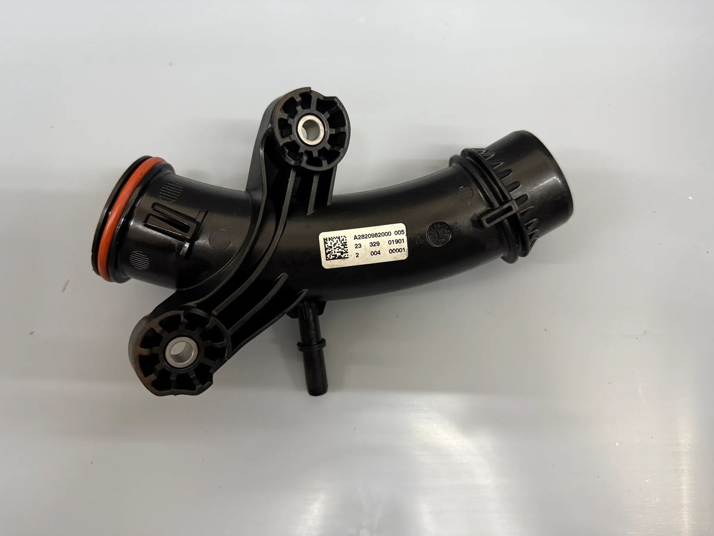 Original Mercedes Benz Ladeluftleitung A2820982000 NEU