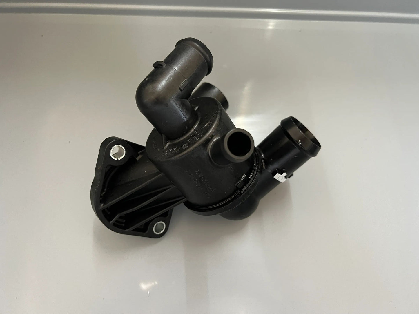 Original Audi Thermostat 03L121111T NEU
