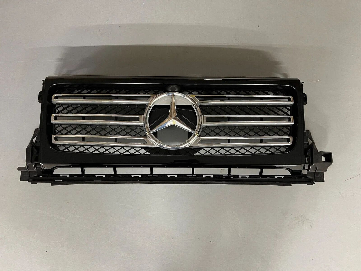 ORIGINAL Mercedes Benz G-Klasse W463 Kühlerverkleidung A4638880400/A4638880300