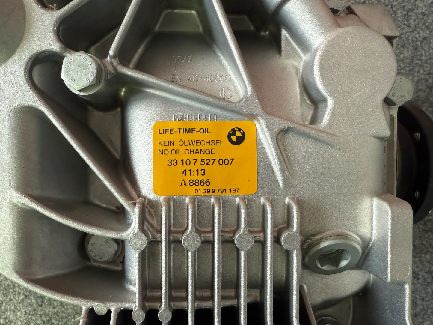 ORIGINAL BMW Hinterachsgetriebe 07527007 33107527007 NEU