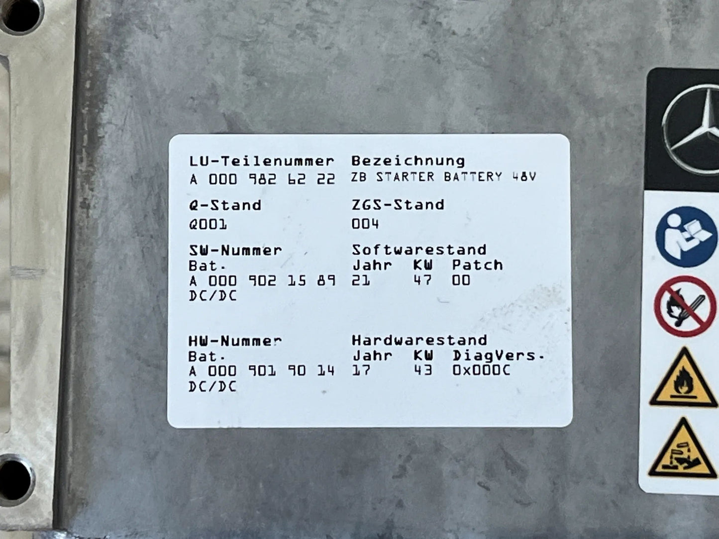 ORIGINAL Mercedes Benz Starterbatterie A0009826222 NEU