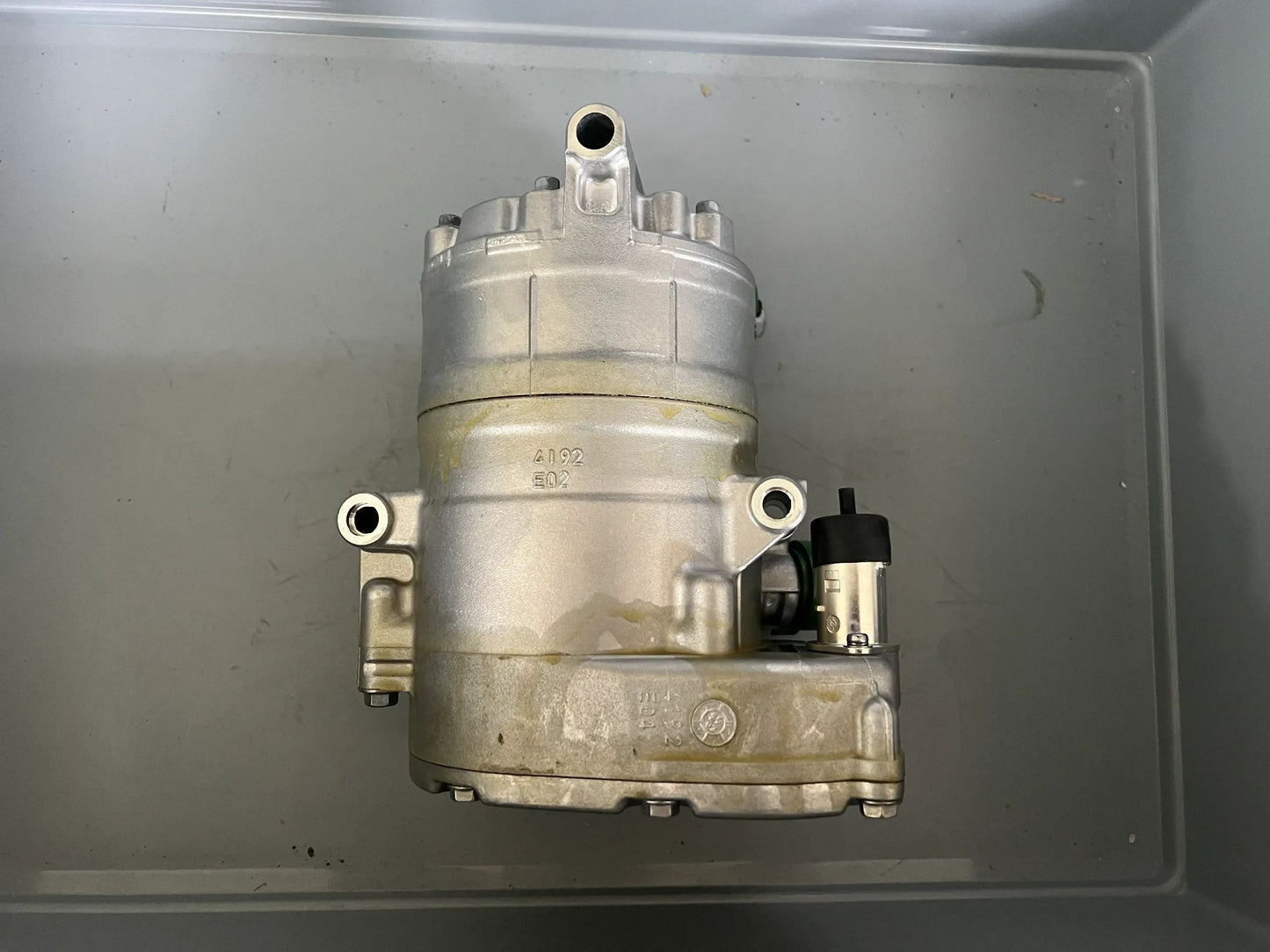 Mercedes Benz Actros MP5 Klimakompressor Kältemittelverdichter A9608303760 NEU