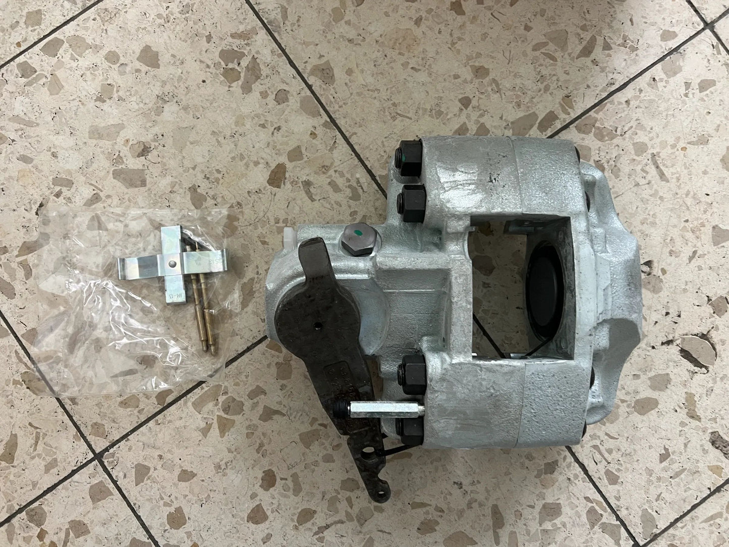 Original Mercedes-Benz Bremssattel A0044204883 NEU